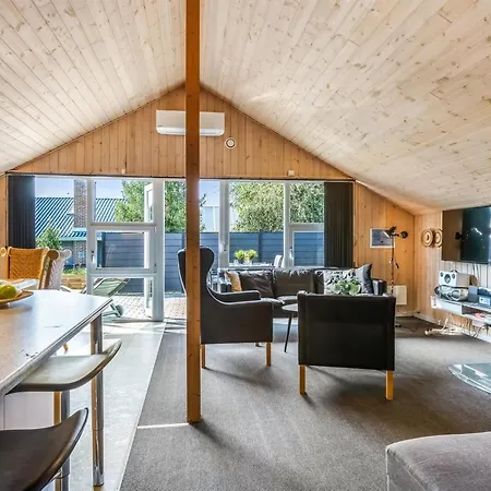 Prázdninový dům Sanelma - 900m From The Sea By Interhome