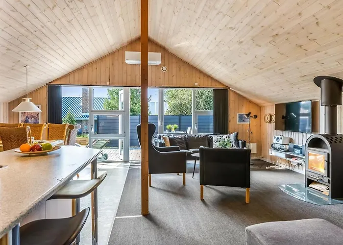 Σπίτι διακοπών Sanelma - 900m From The Sea By Interhome