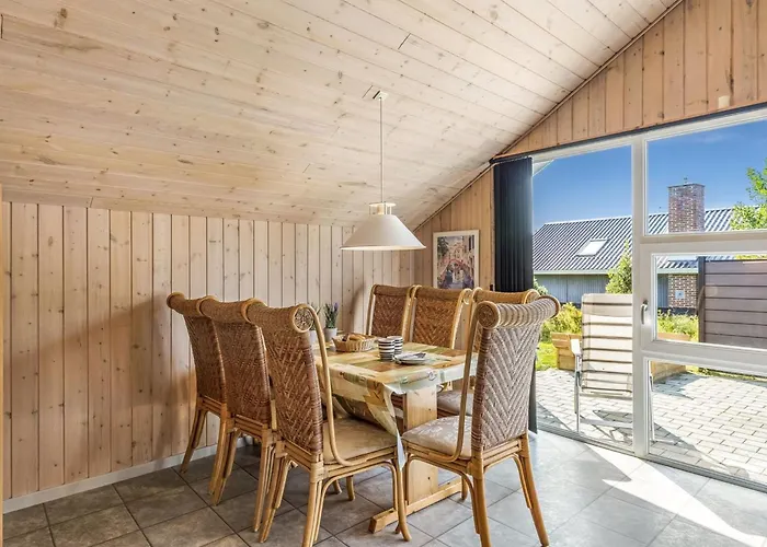 Sanelma - 900m From The Sea By Interhome *