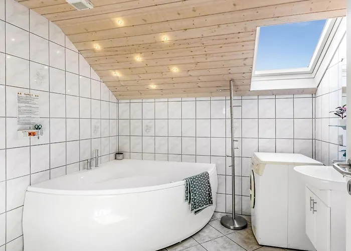 Sanelma - 900m From The Sea By Interhome *