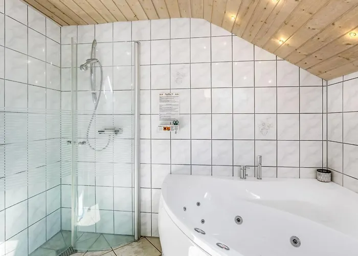 Holiday home Sanelma - 900m From The Sea By Interhome *